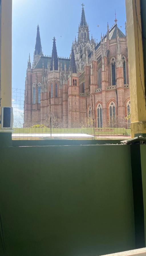 Departamento Temporal Catedral Con Cochera A 100 Metros Para Autos Chicos - Medianos La Plata Kültér fotó